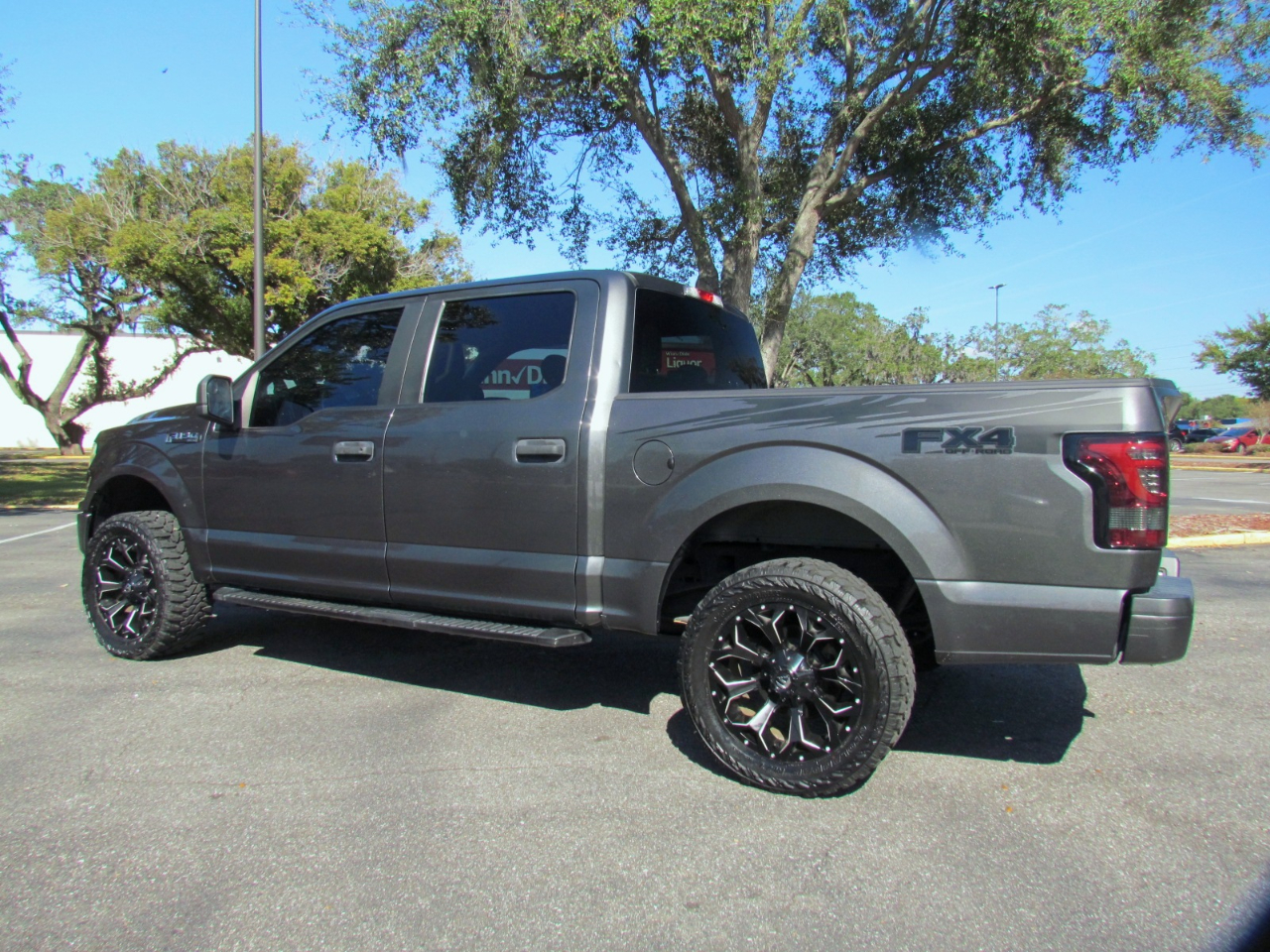 Ford F-150 STX SuperCab 5.5-ft Box 4WD 2019