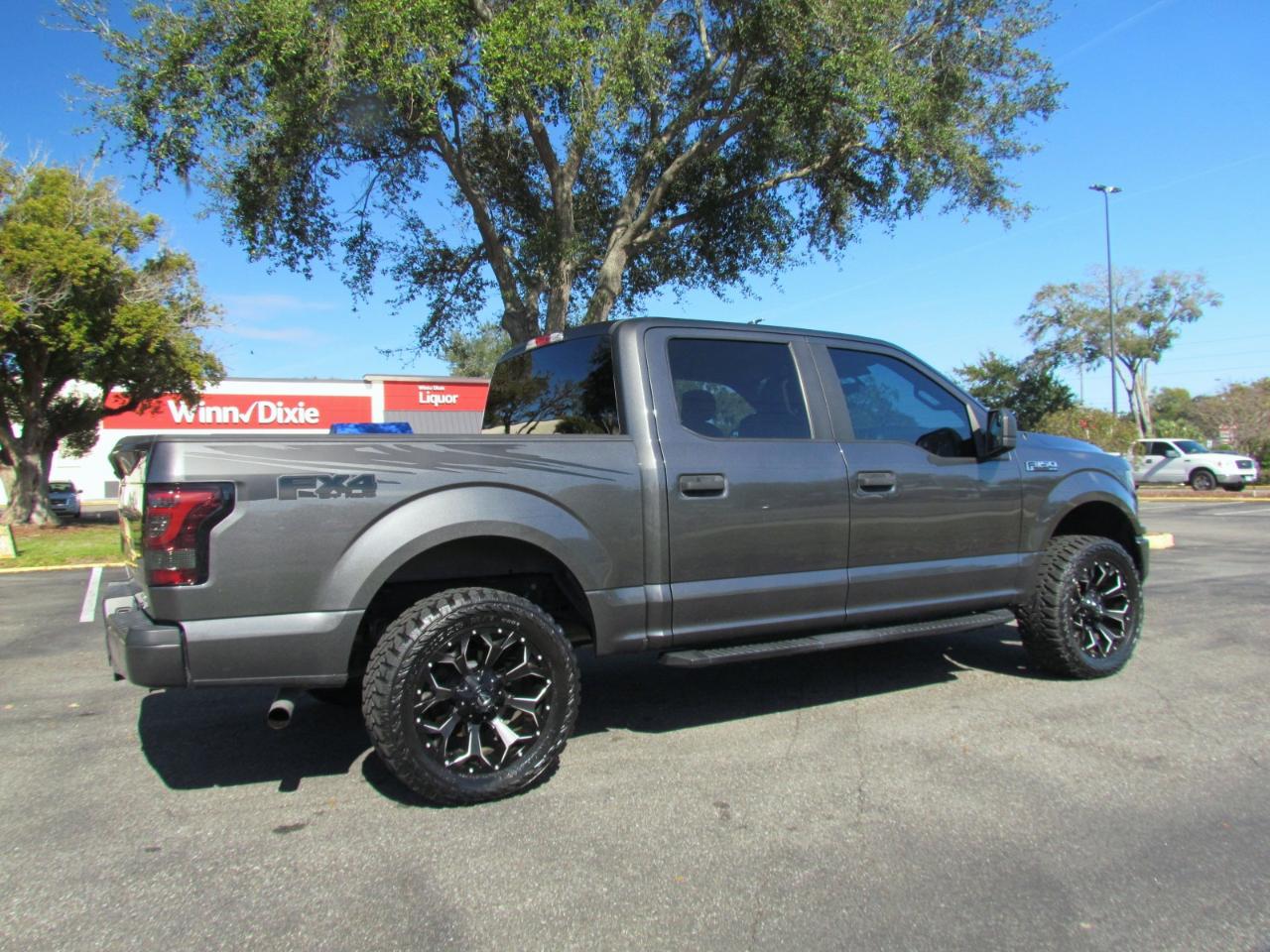 Ford F-150 STX SuperCab 5.5-ft Box 4WD 2019