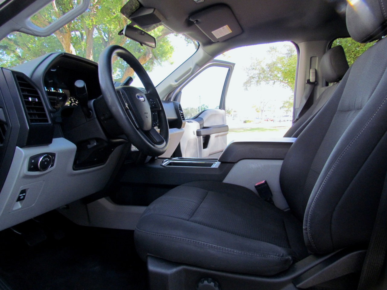 Ford F-150 STX SuperCab 5.5-ft Box 4WD 2019