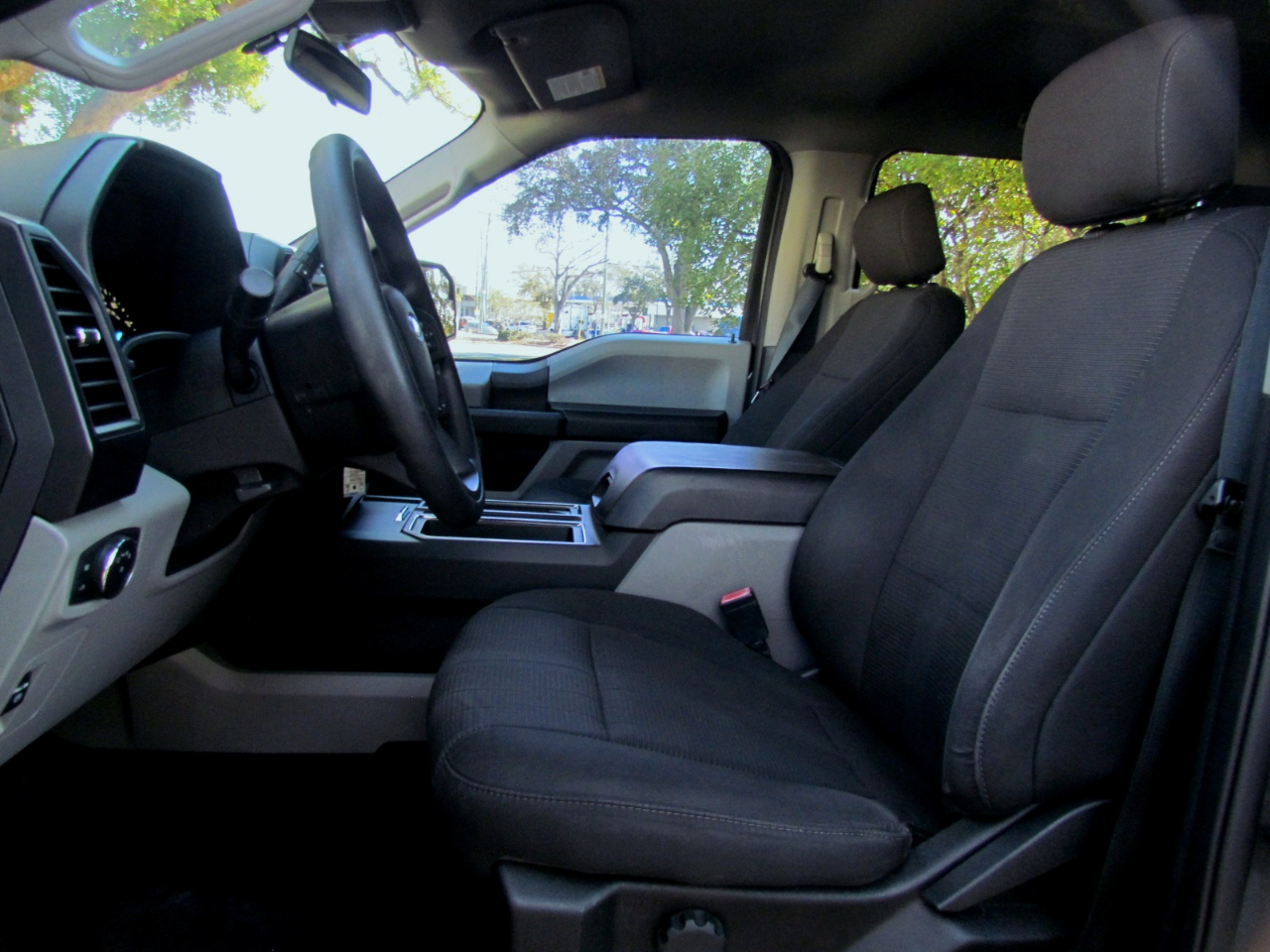 Ford F-150 STX SuperCab 5.5-ft Box 4WD 2019