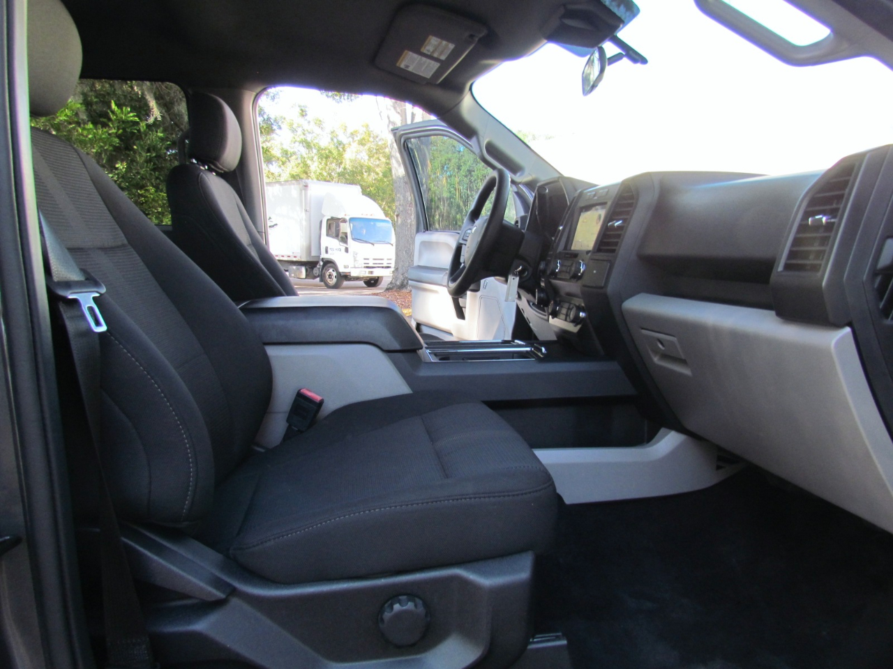 Ford F-150 STX SuperCab 5.5-ft Box 4WD 2019