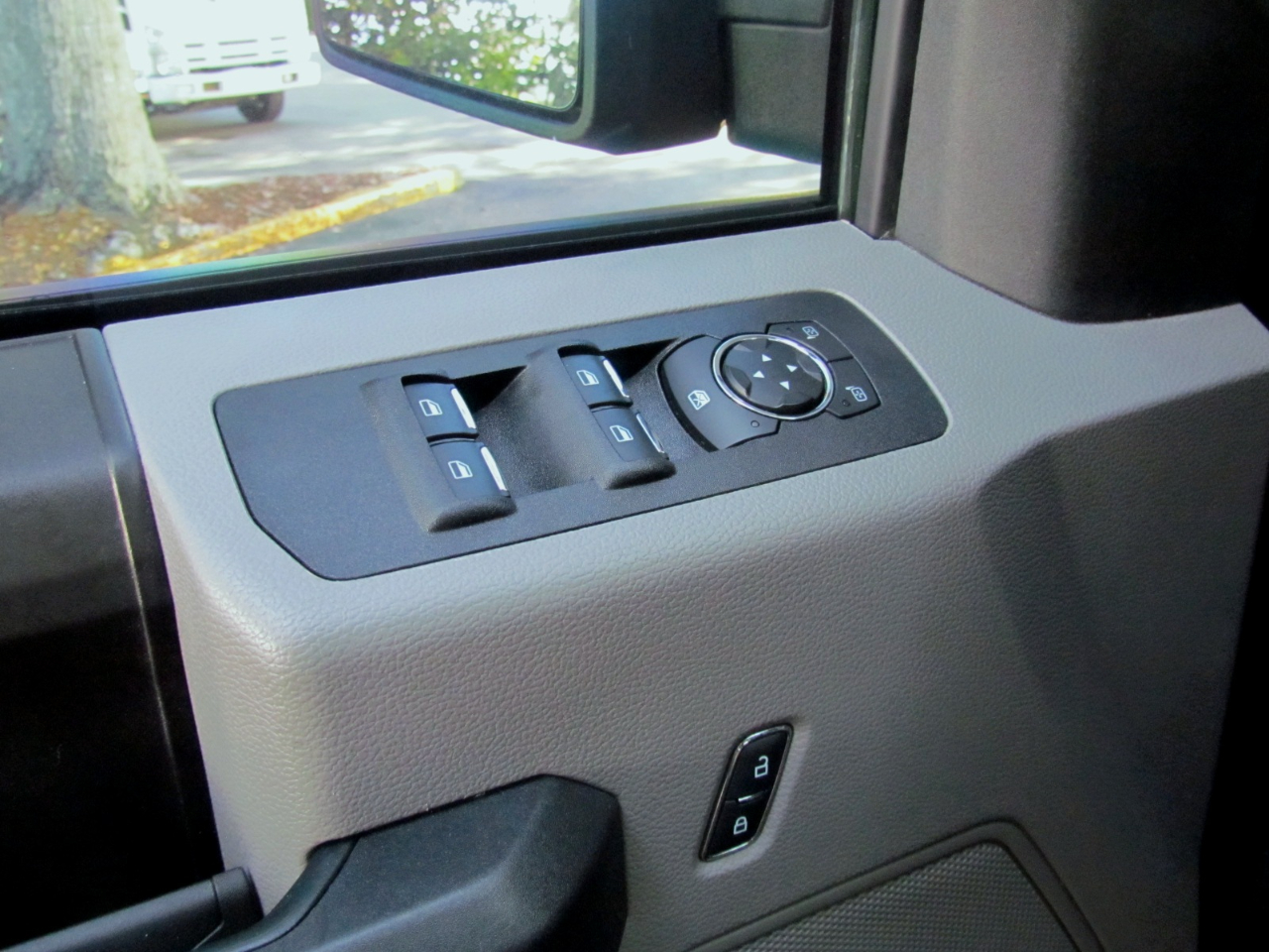 Ford F-150 STX SuperCab 5.5-ft Box 4WD 2019