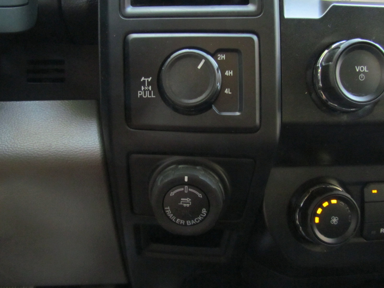 Ford F-150 STX SuperCab 5.5-ft Box 4WD 2019