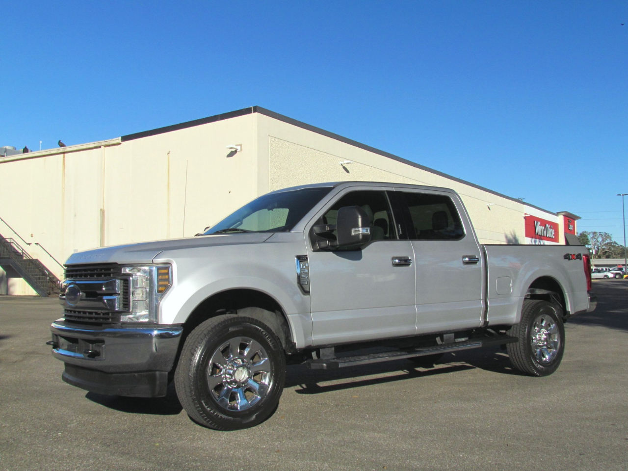 Ford F-250 SD XLT Crew Cab 4WD 2018