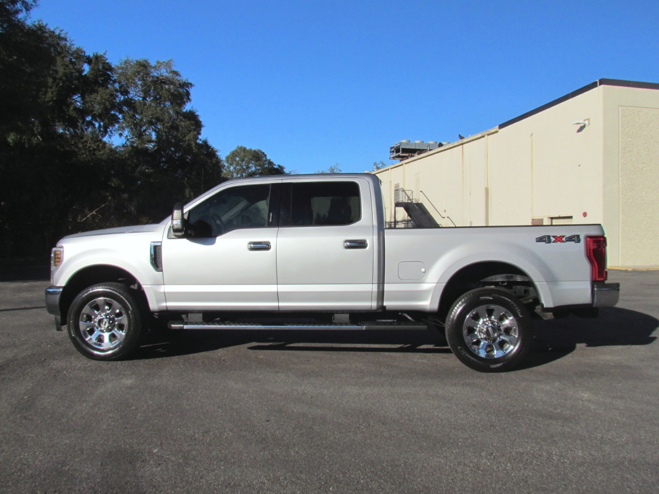Ford F-250 SD XLT Crew Cab 4WD 2018