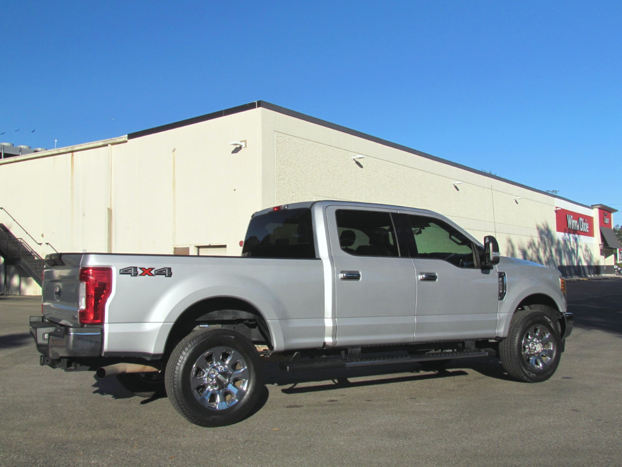 Ford F-250 SD XLT Crew Cab 4WD 2018