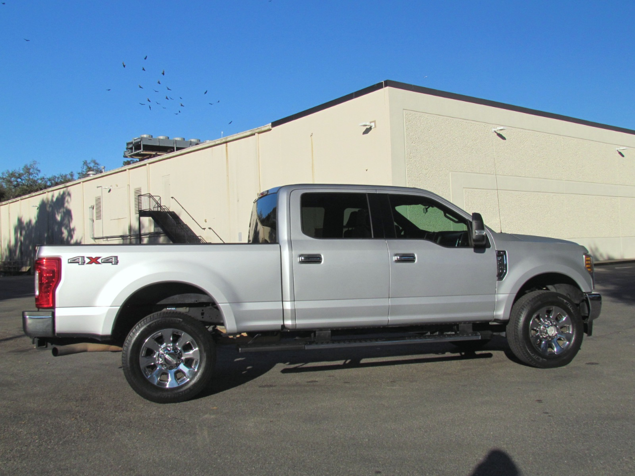 Ford F-250 SD XLT Crew Cab 4WD 2018