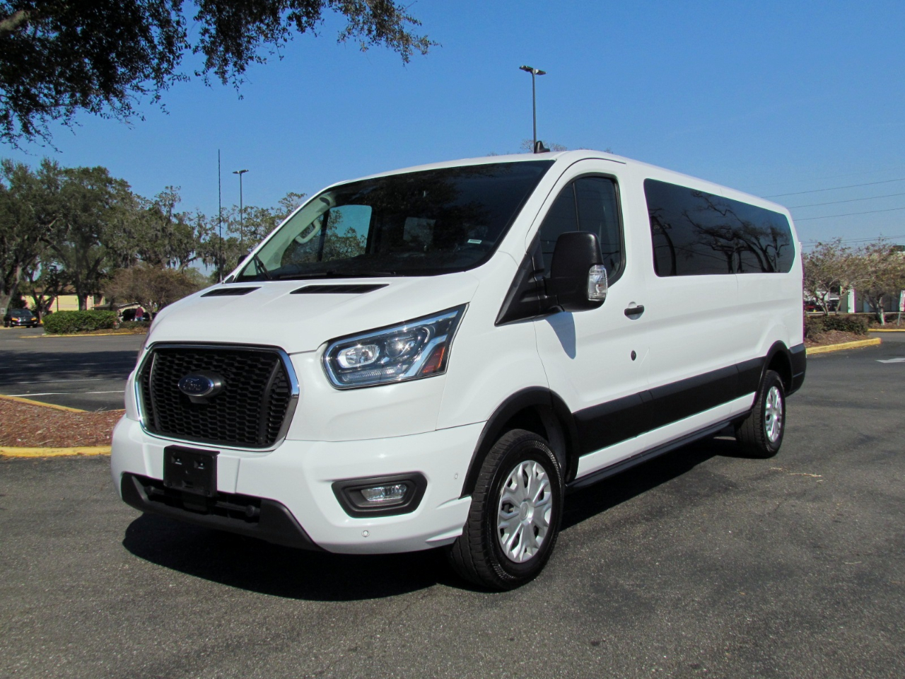Ford Transit 350 Wagon Low Roof XLT w/Sliding Pass. 148-in. WB 2023
