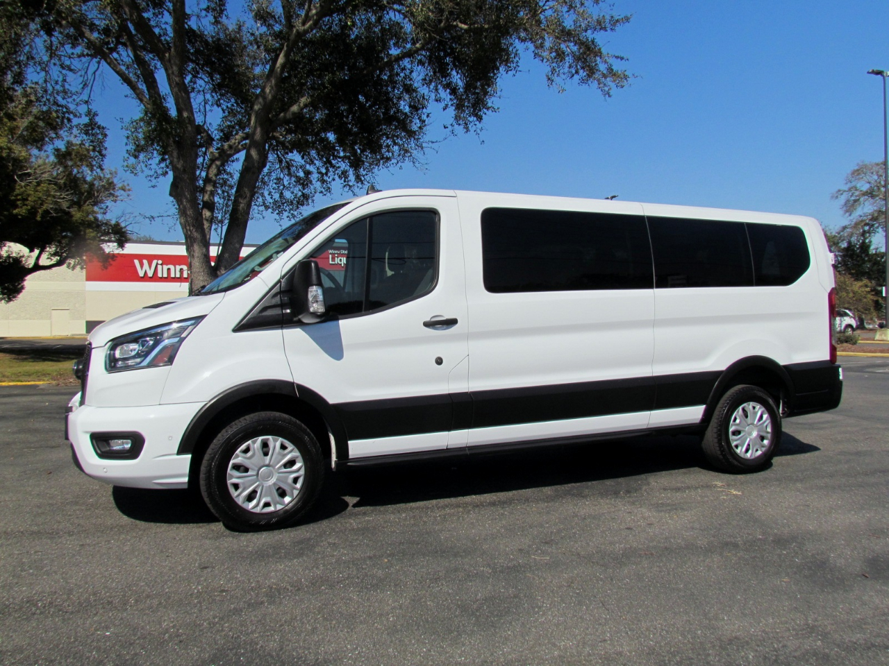 Ford Transit 350 Wagon Low Roof XLT w/Sliding Pass. 148-in. WB 2023