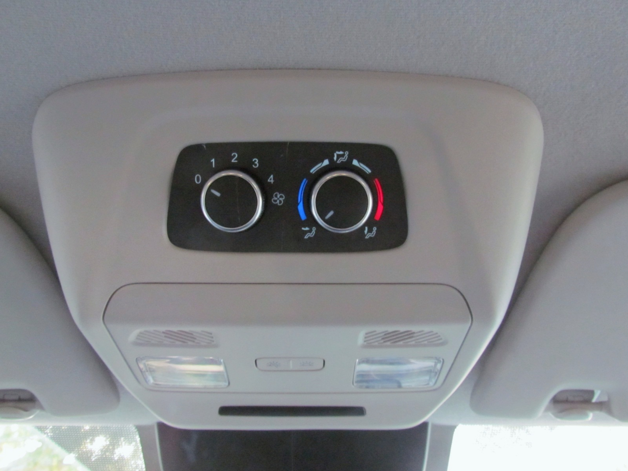 Ford Transit 350 Wagon Low Roof XLT w/Sliding Pass. 148-in. WB 2023