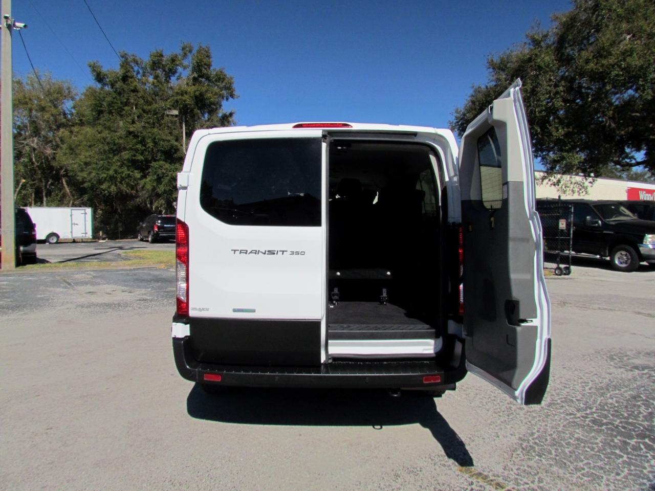 Ford Transit 350 Wagon Low Roof XLT w/Sliding Pass. 148-in. WB 2023