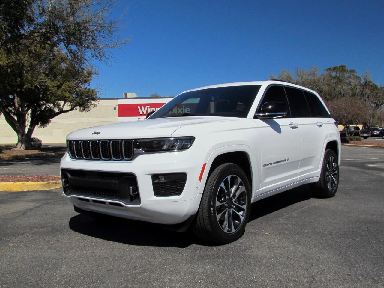 Jeep Grand Cherokee Overland 4D SUV RWD 2023