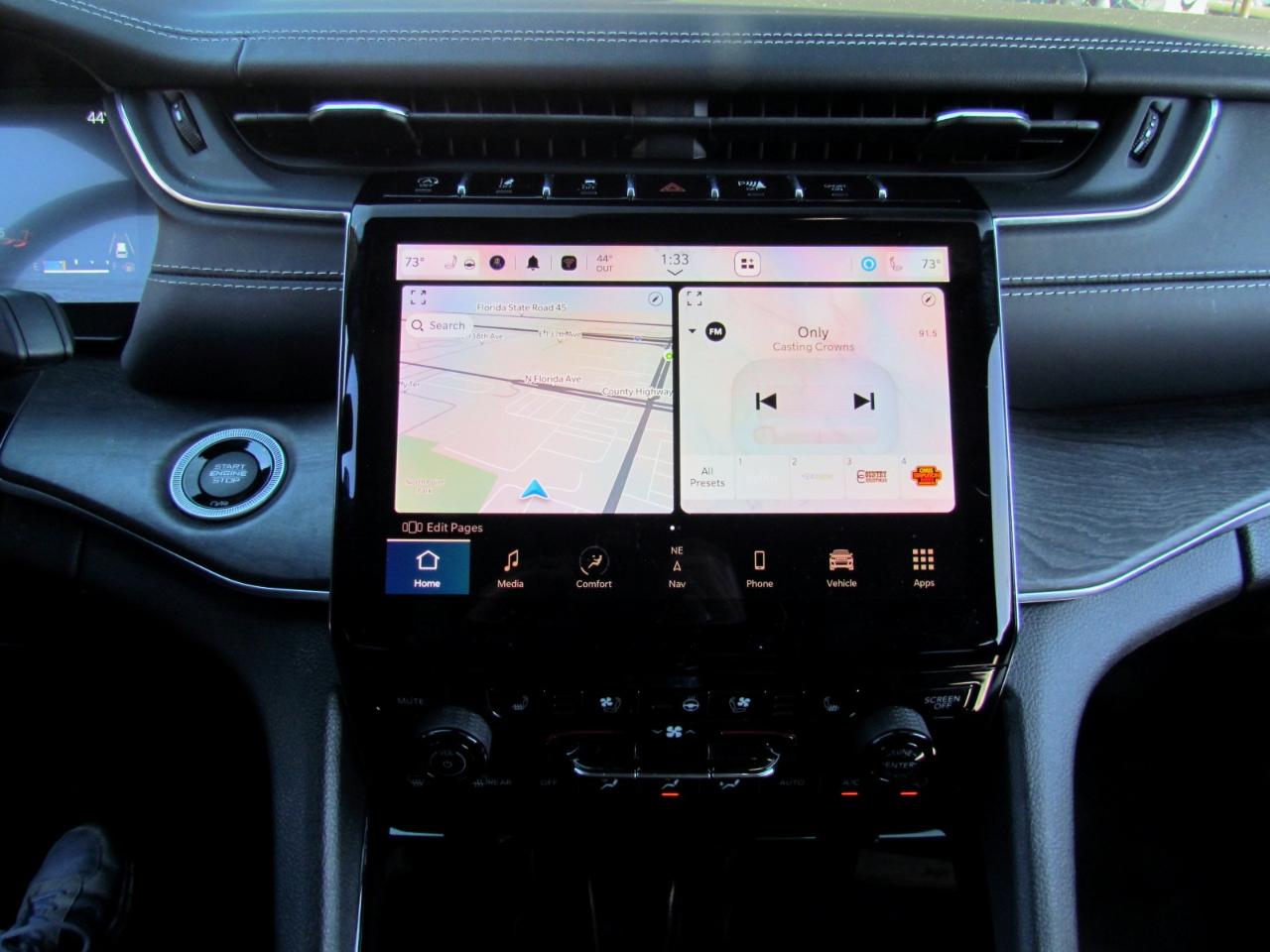 Jeep Grand Cherokee Overland 4D SUV RWD 2023