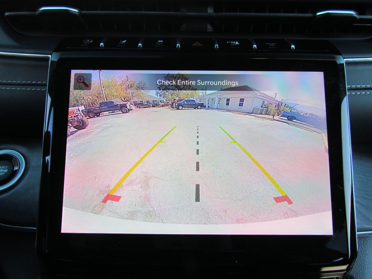 Jeep Grand Cherokee Overland 4D SUV RWD 2023