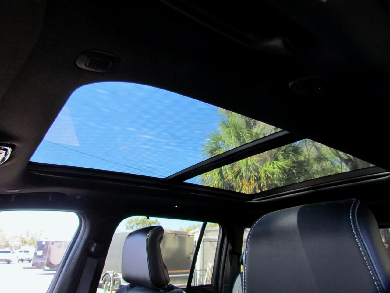 Jeep Grand Cherokee Overland 4D SUV RWD 2023