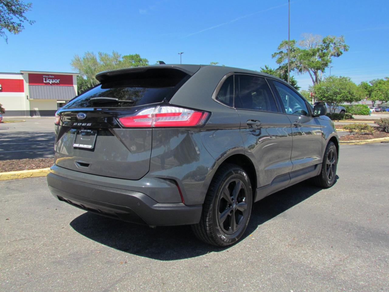 Ford Edge SE 4D SUV FWD 2021