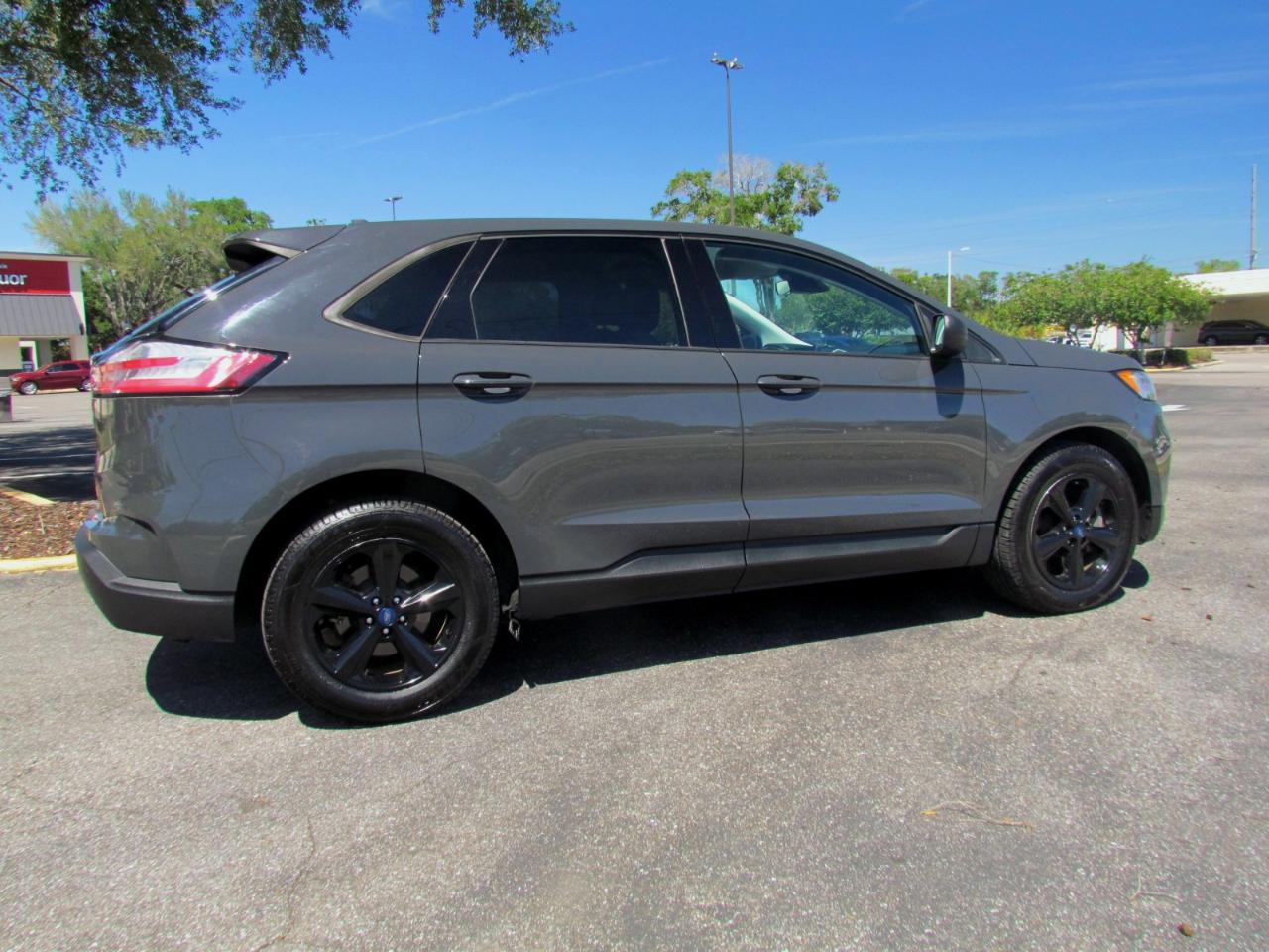 Ford Edge SE 4D SUV FWD 2021