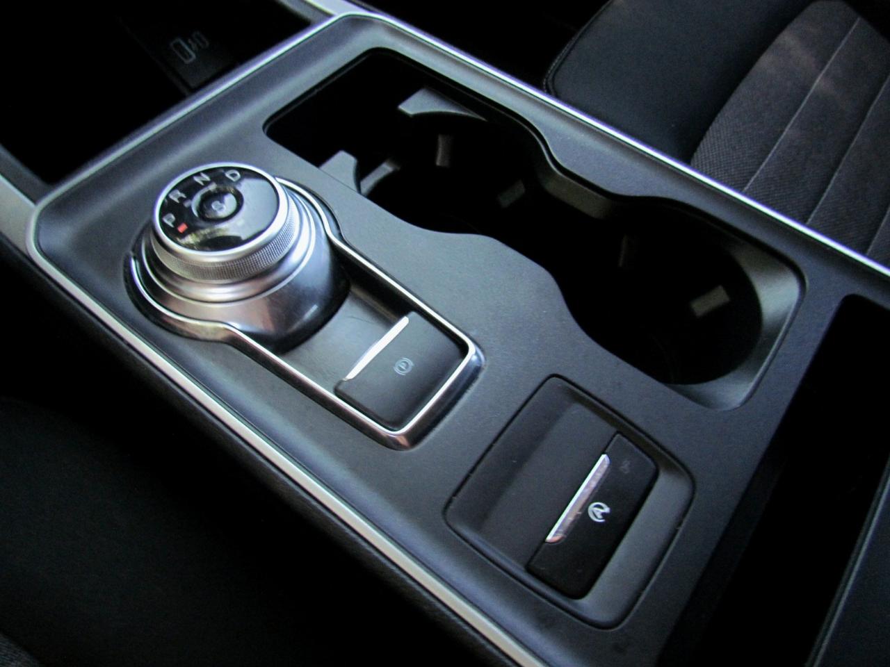 Ford Edge SE 4D SUV FWD 2021