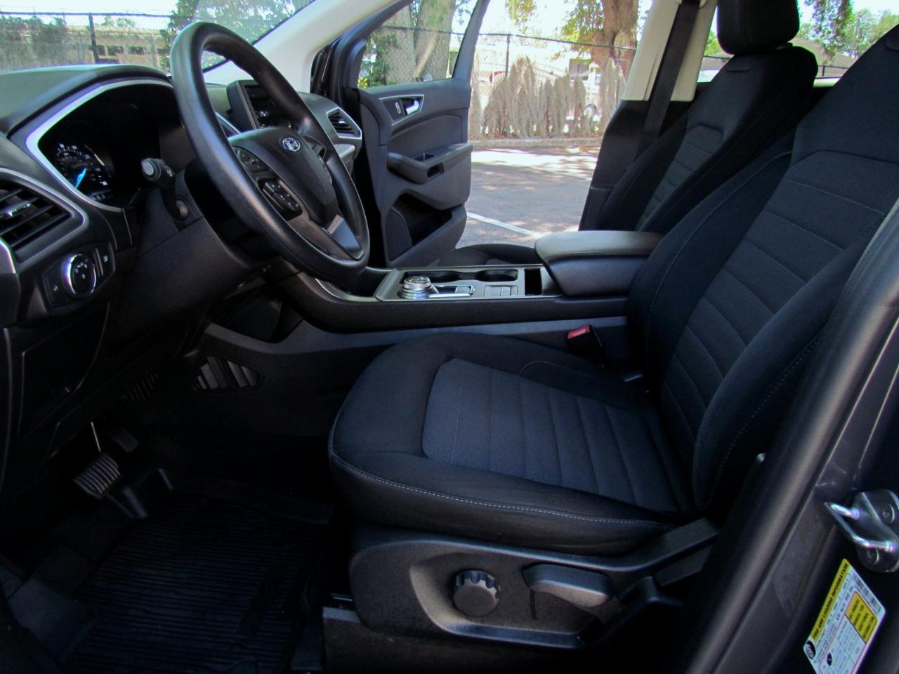 Ford Edge SE 4D SUV FWD 2021