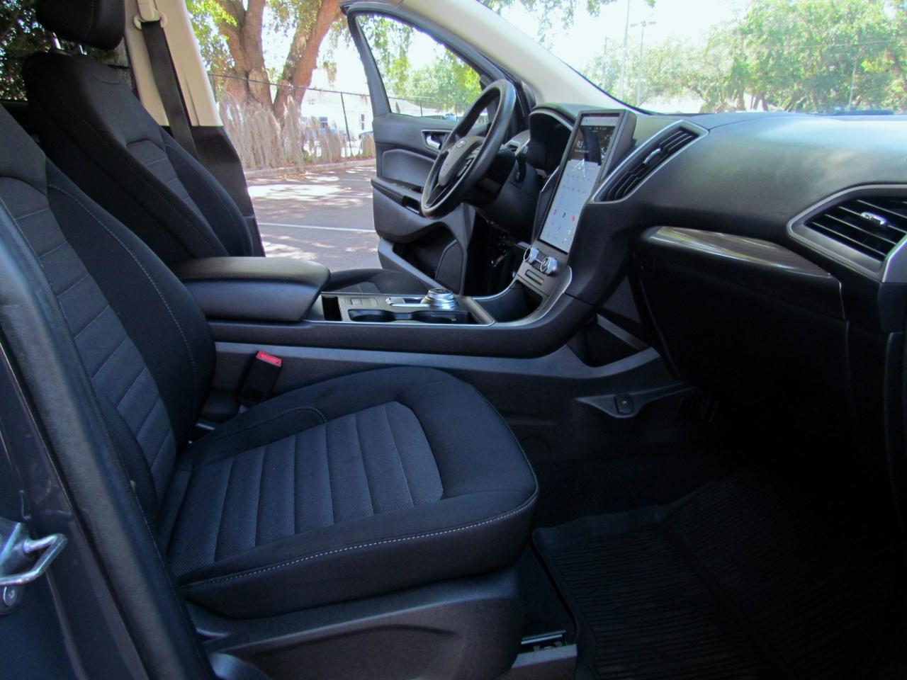 Ford Edge SE 4D SUV FWD 2021