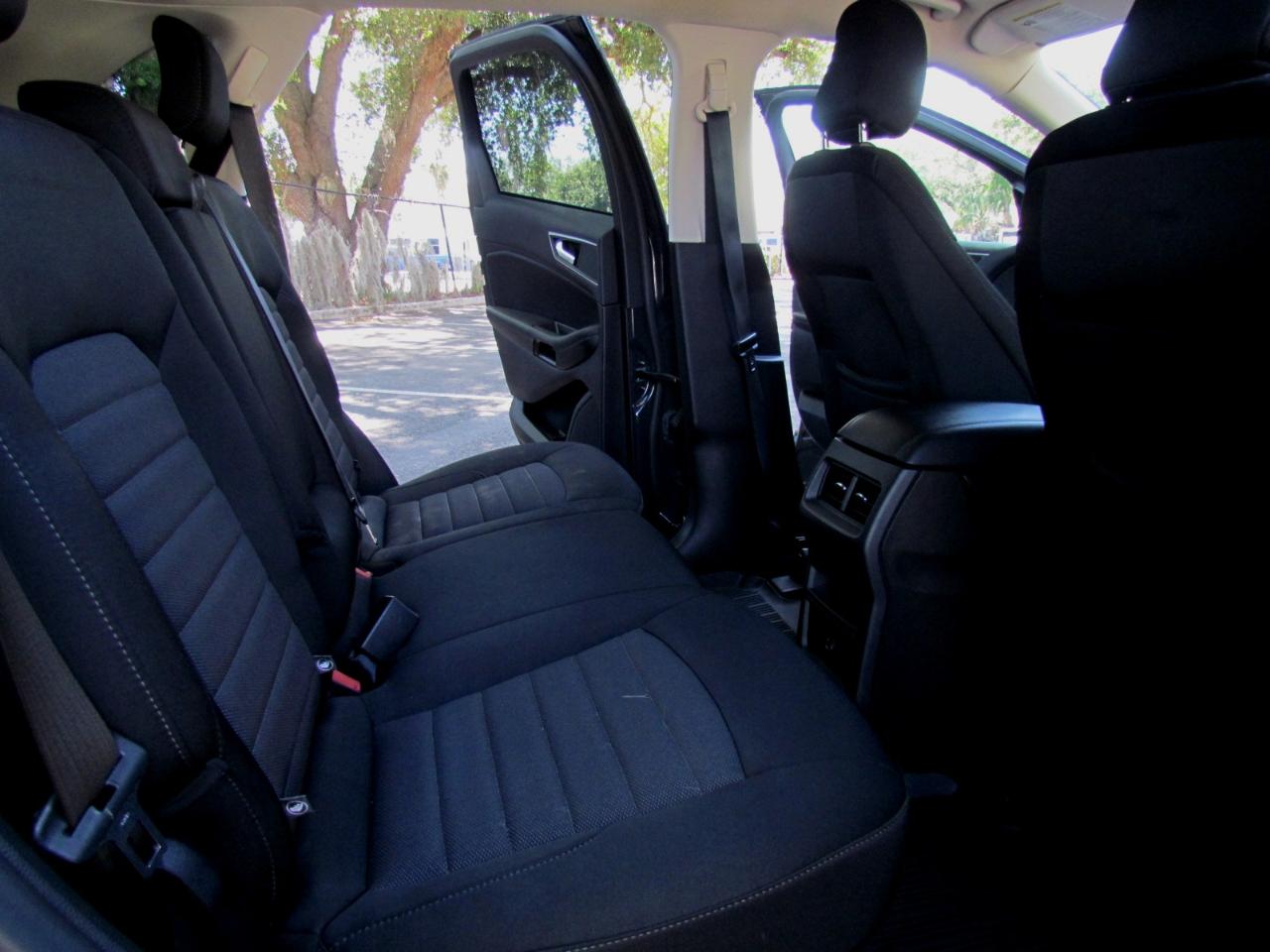 Ford Edge SE 4D SUV FWD 2021