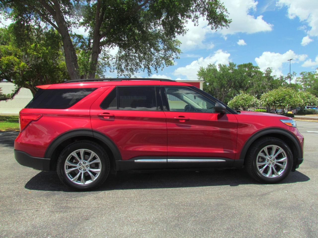 Ford Explorer XLT 4D SUV RWD 2020