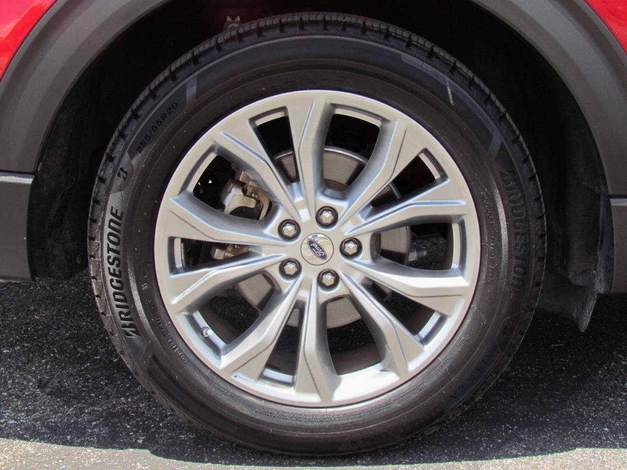 Ford Explorer XLT 4D SUV RWD 2020