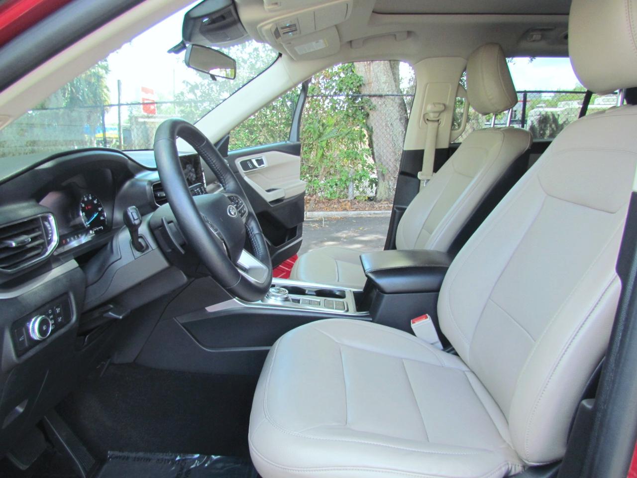 Ford Explorer XLT 4D SUV RWD 2020