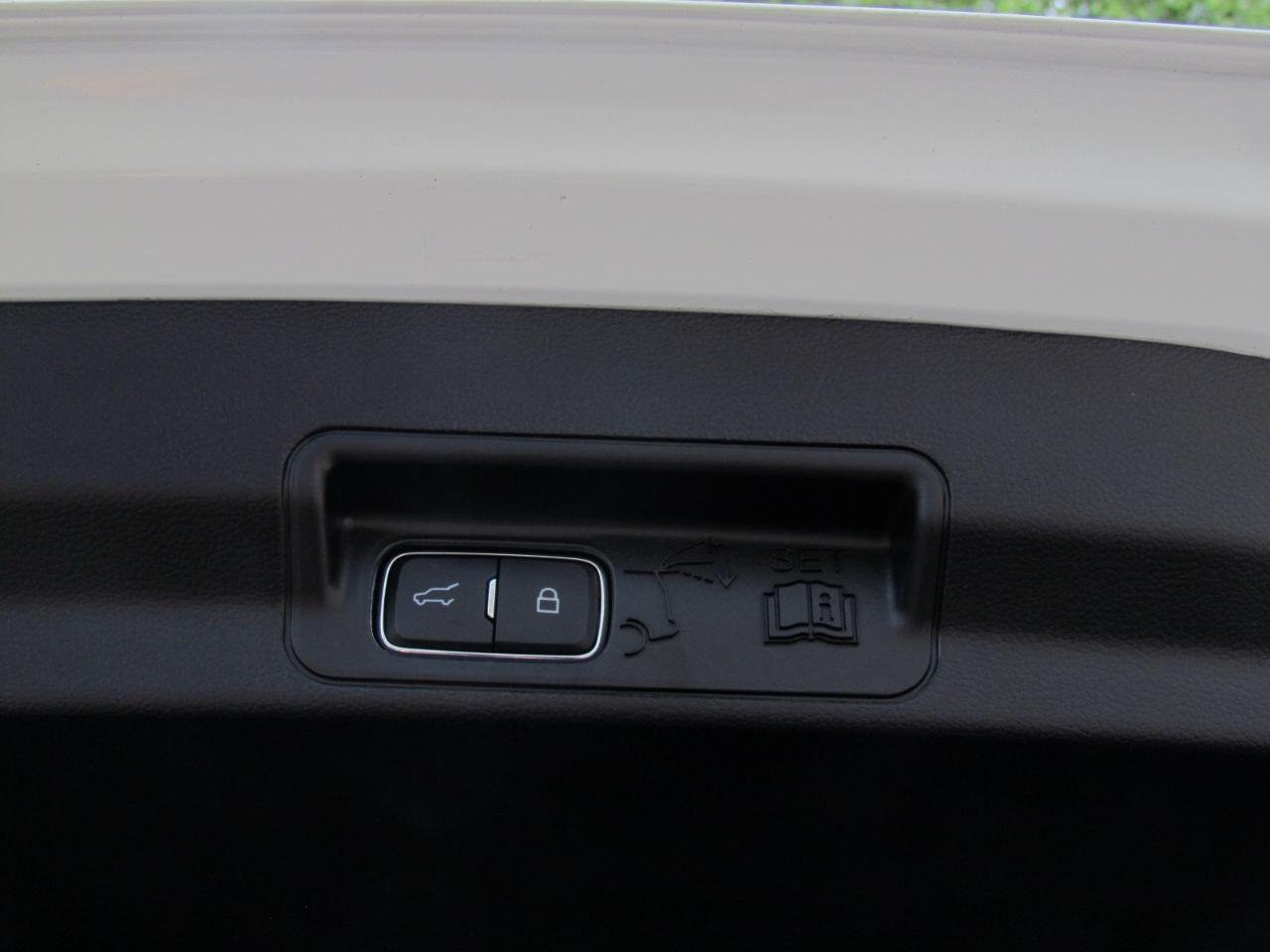 Ford Explorer ST 4D SUV 4WD 2022