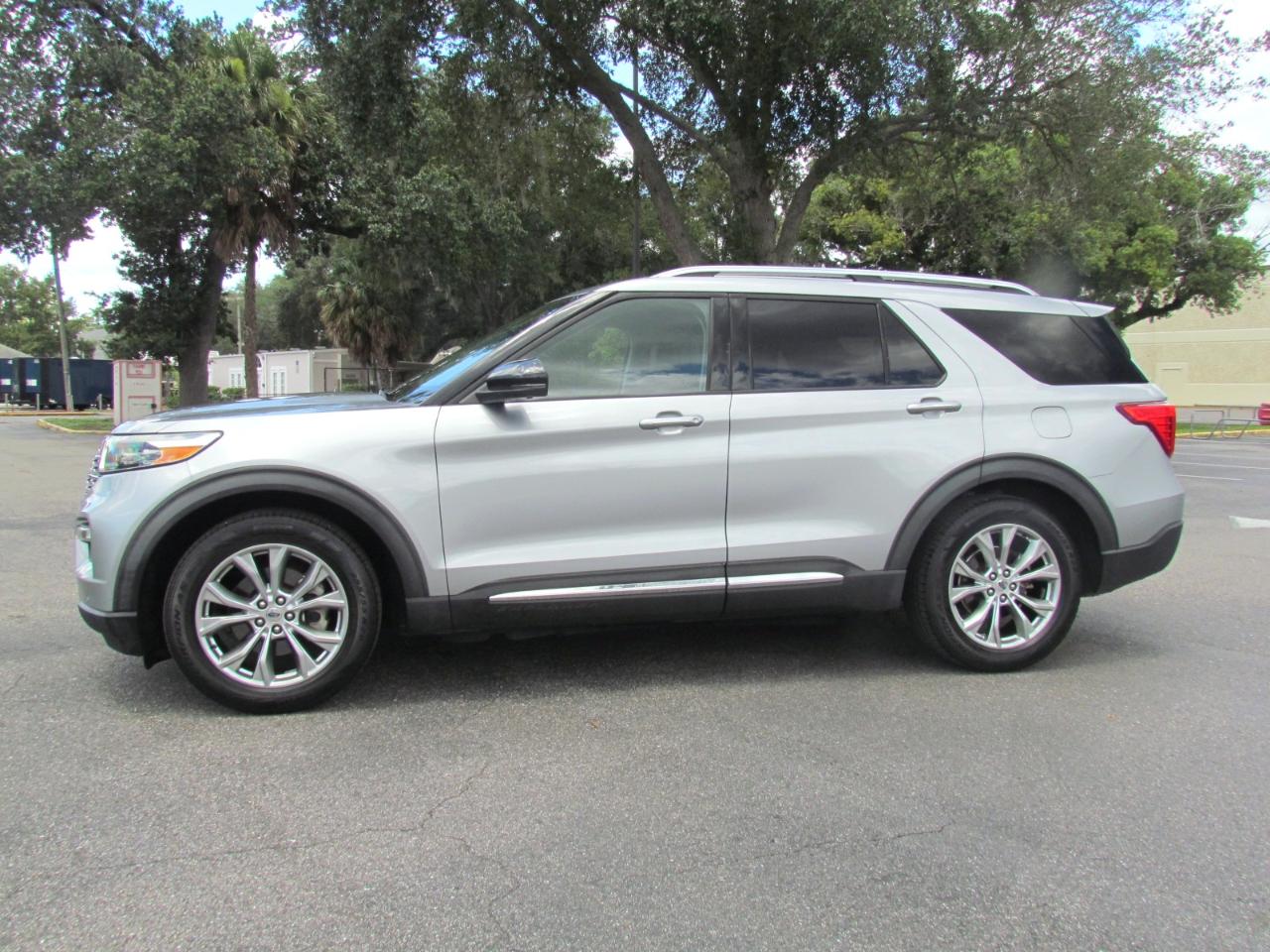 Ford Explorer Limited 4D SUV RWD 2020