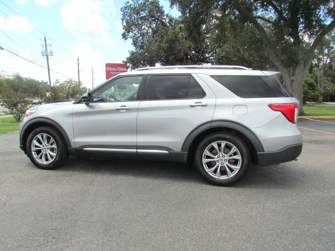 Ford Explorer Limited 4D SUV RWD 2020