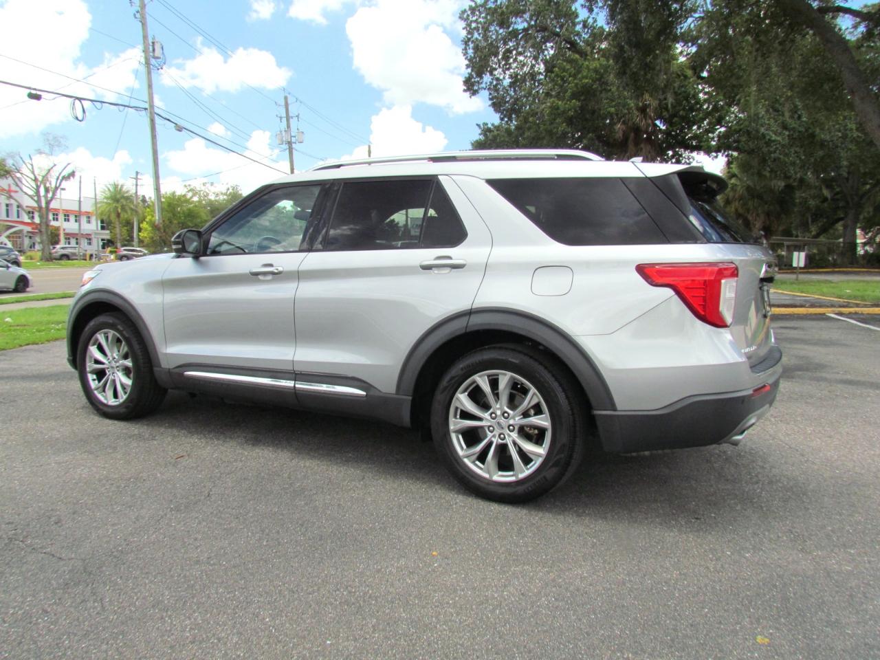 Ford Explorer Limited 4D SUV RWD 2020