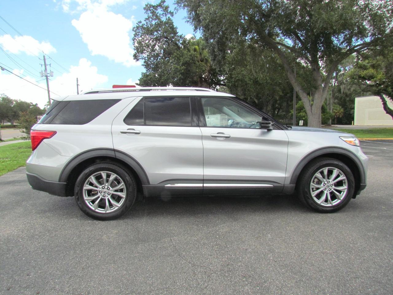 Ford Explorer Limited 4D SUV RWD 2020