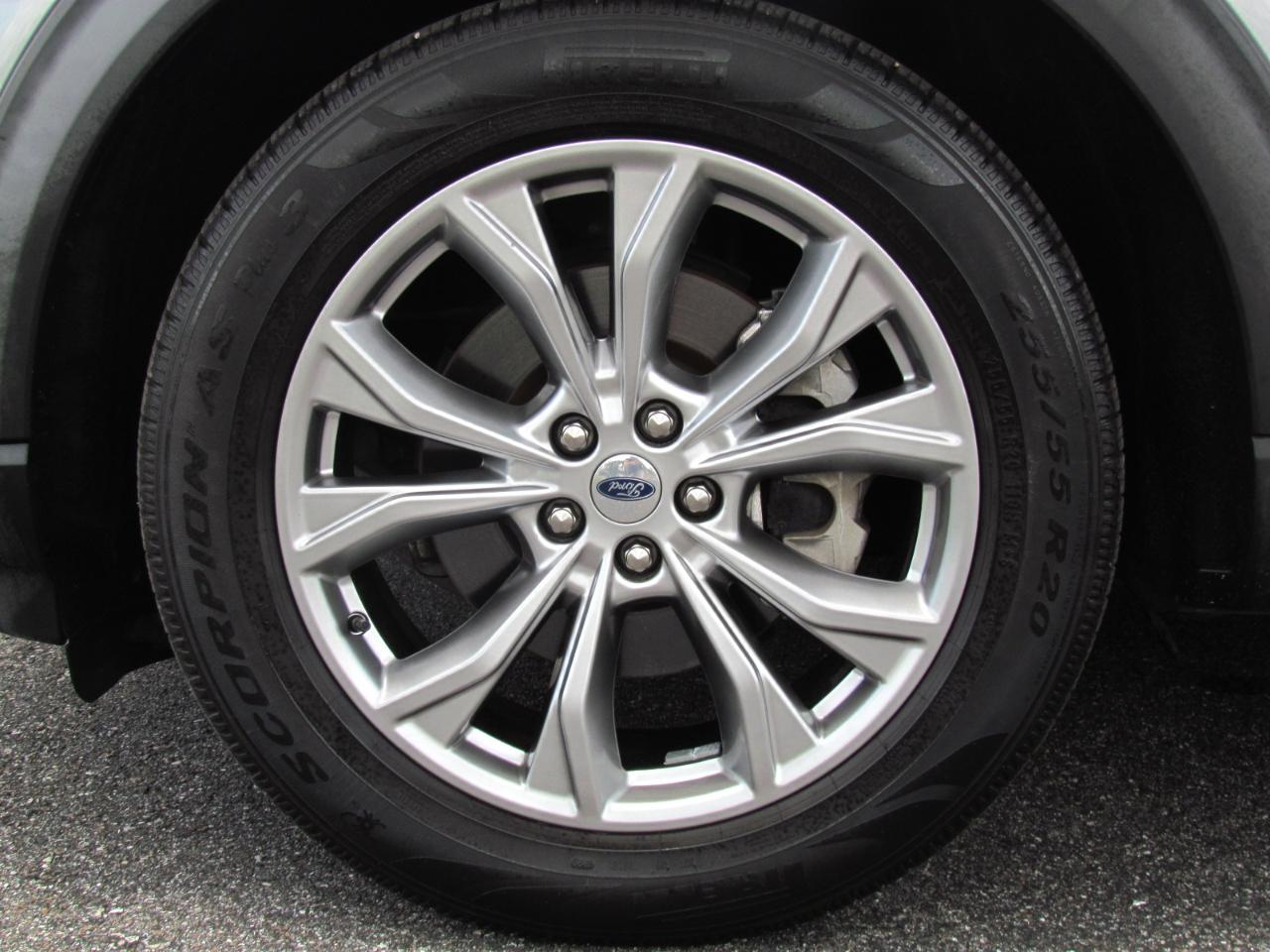 Ford Explorer Limited 4D SUV RWD 2020