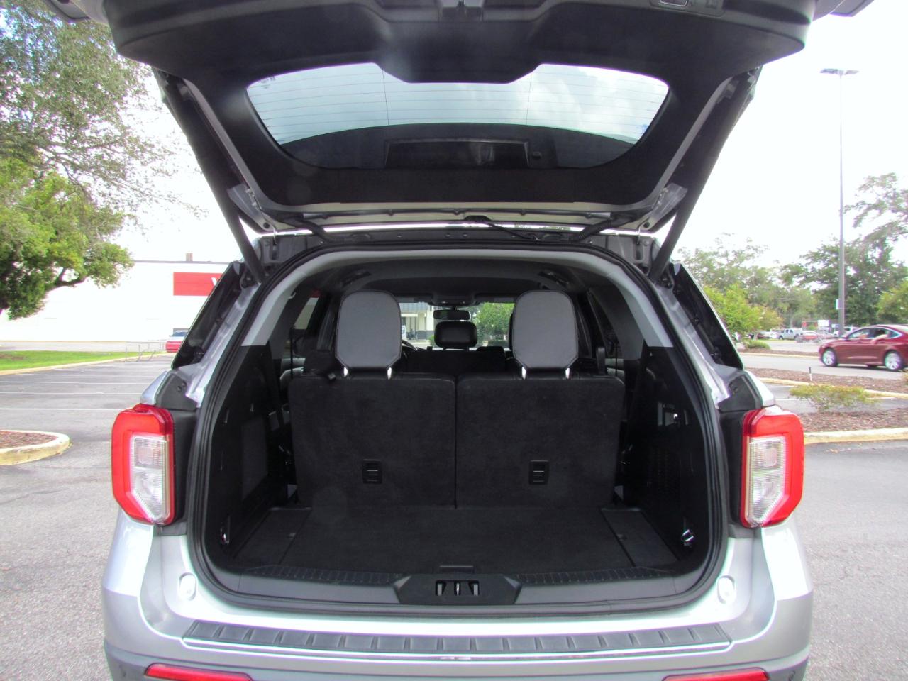 Ford Explorer Limited 4D SUV RWD 2020