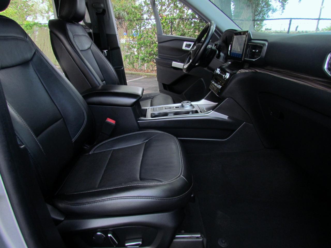 Ford Explorer Limited 4D SUV RWD 2020