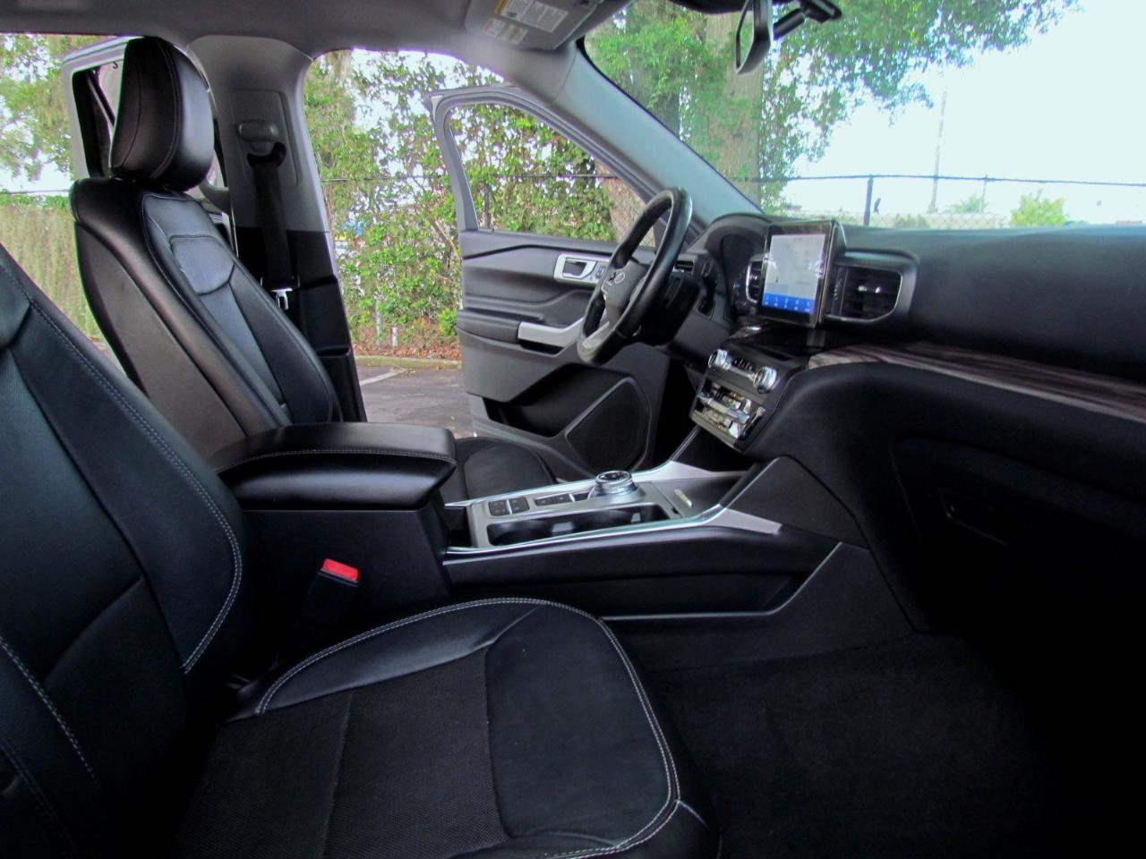 Ford Explorer Limited 4D SUV RWD 2020