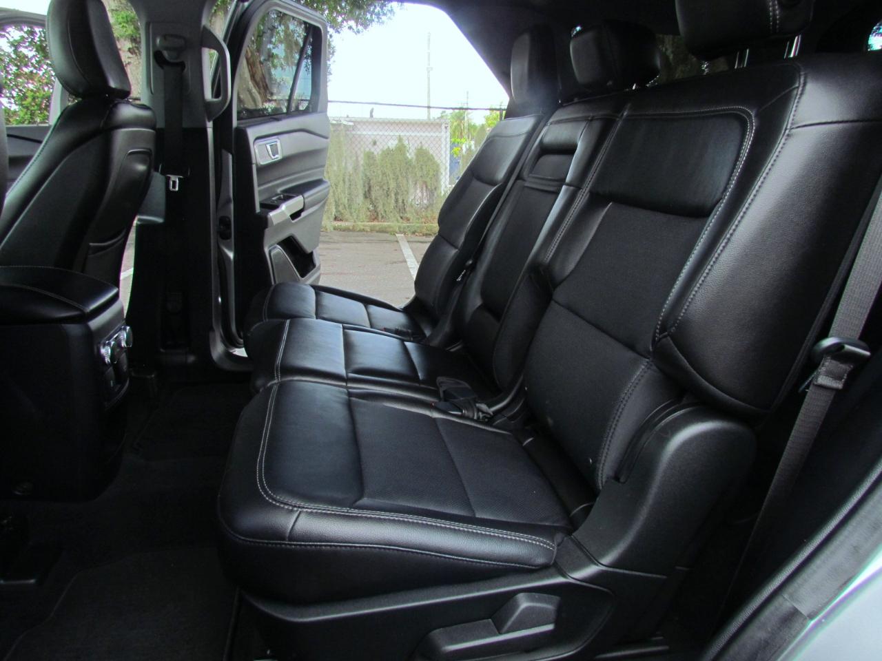 Ford Explorer Limited 4D SUV RWD 2020