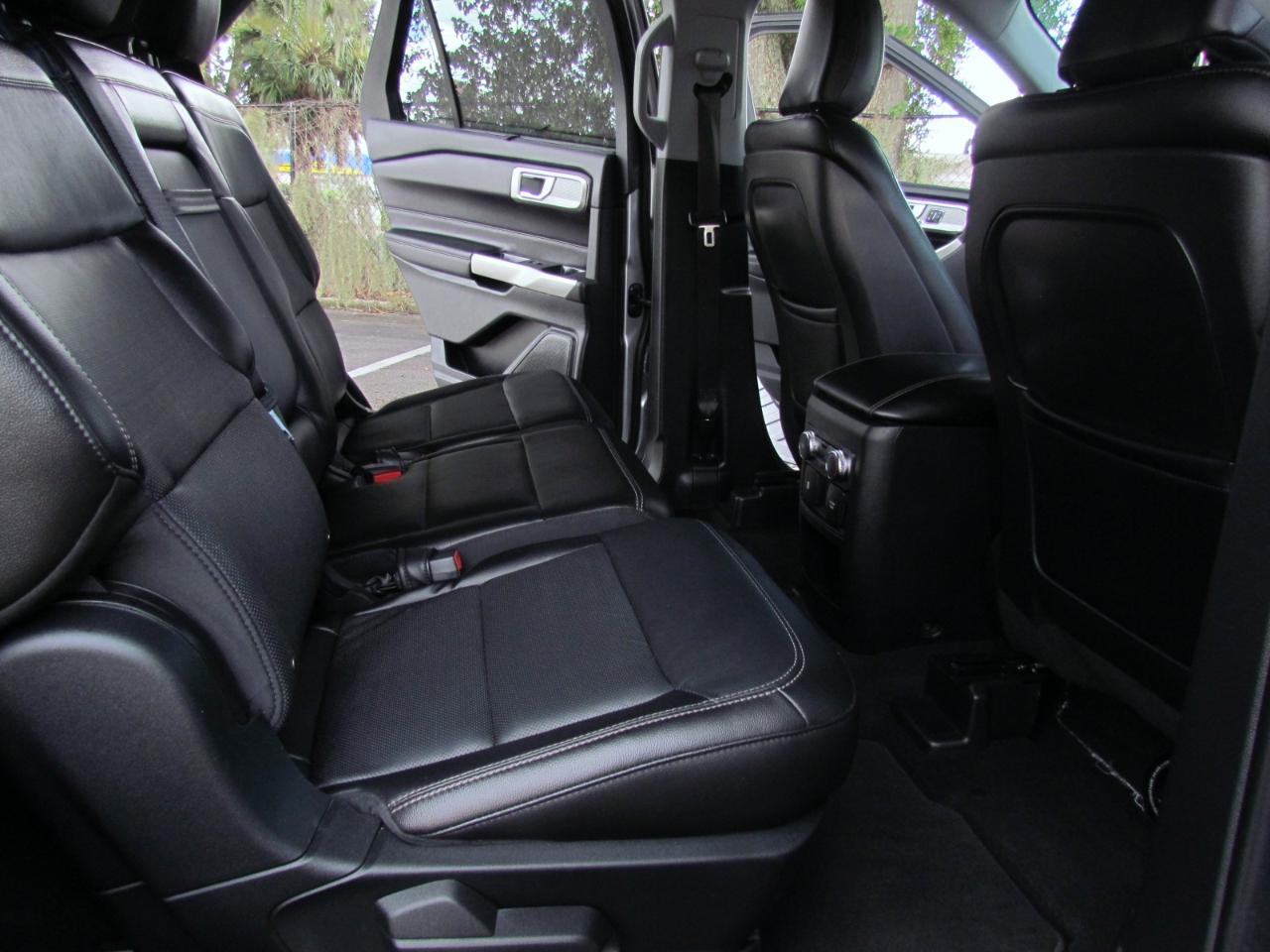 Ford Explorer Limited 4D SUV RWD 2020