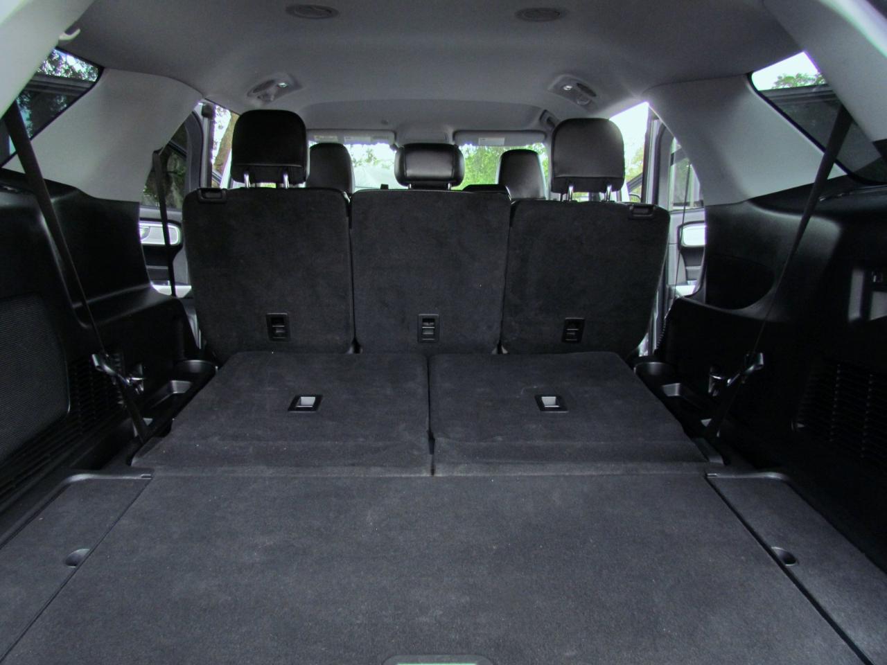 Ford Explorer Limited 4D SUV RWD 2020