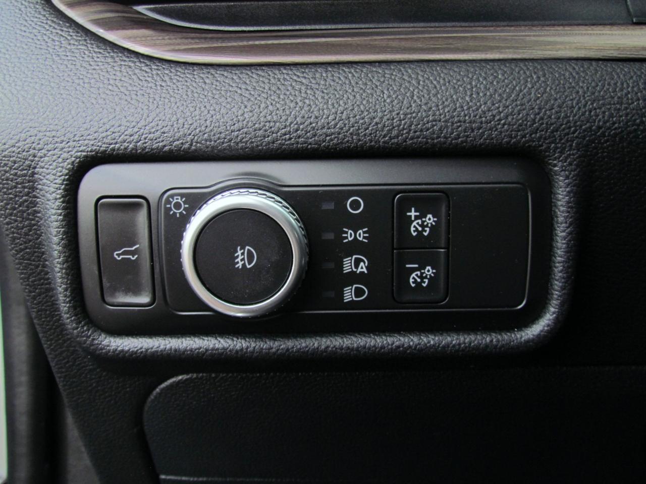 Ford Explorer Limited 4D SUV RWD 2020