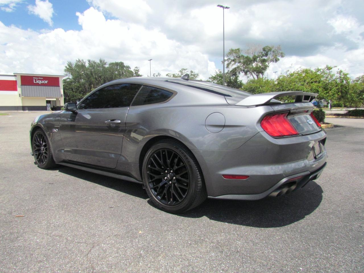 Ford Mustang  2021