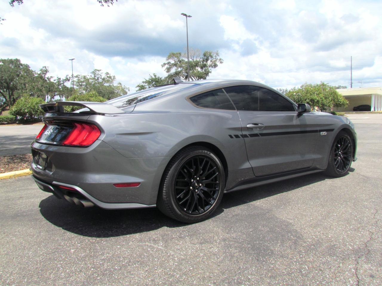 Ford Mustang  2021