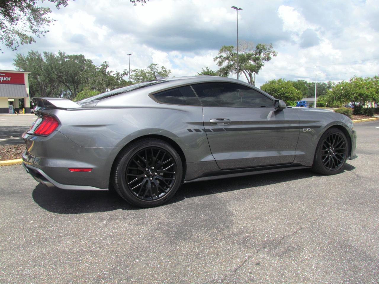 Ford Mustang  2021