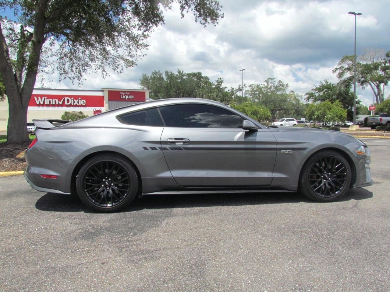 Ford Mustang  2021