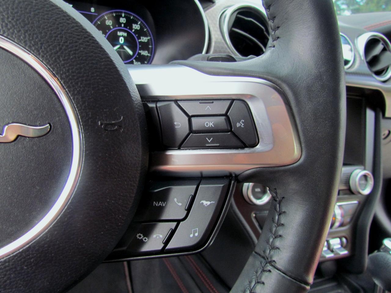 Ford Mustang  2021