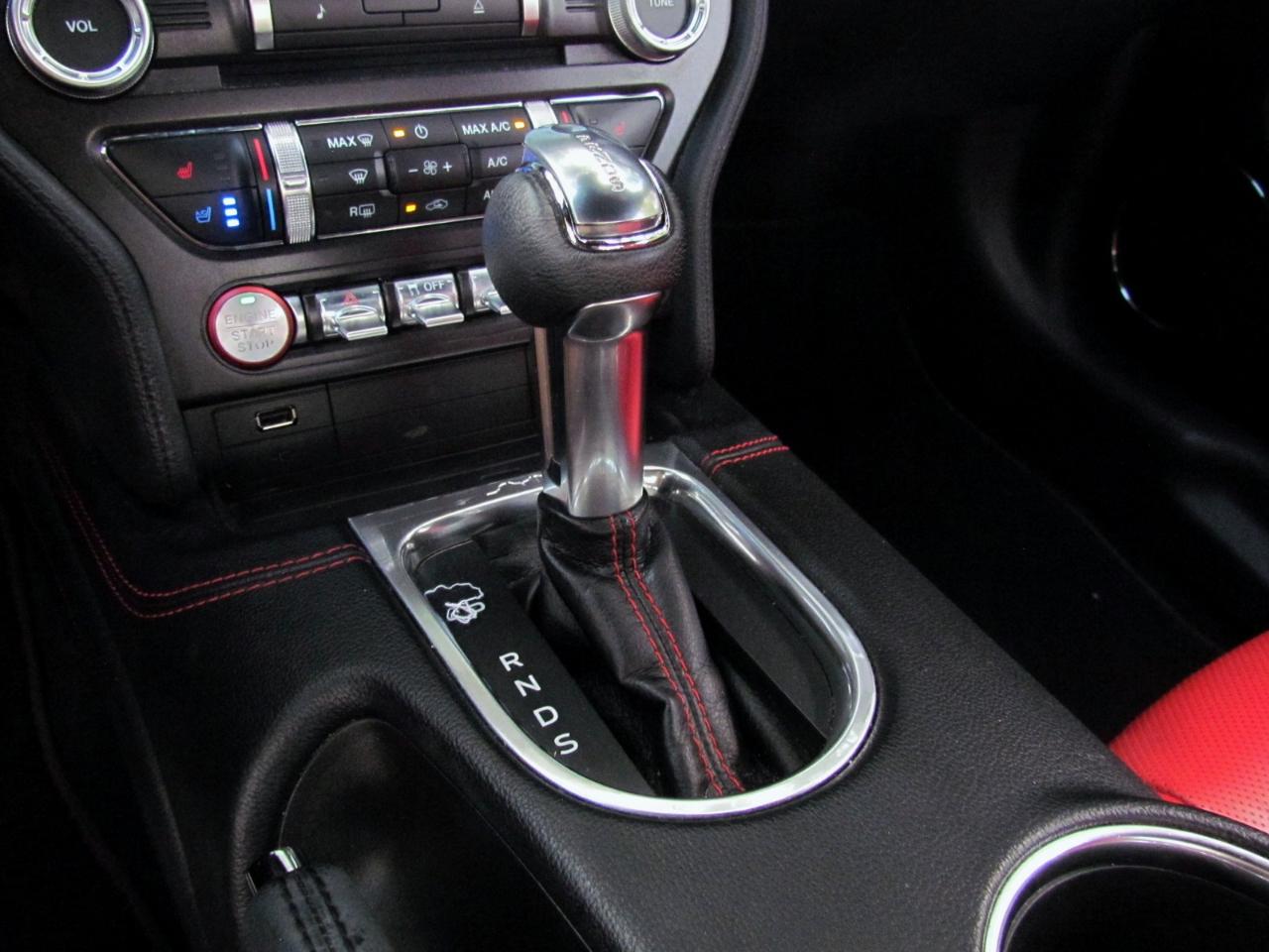 Ford Mustang  2021