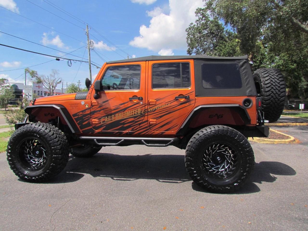 Jeep Wrangler Unlimited Sport 4D SUV 4WD 2011