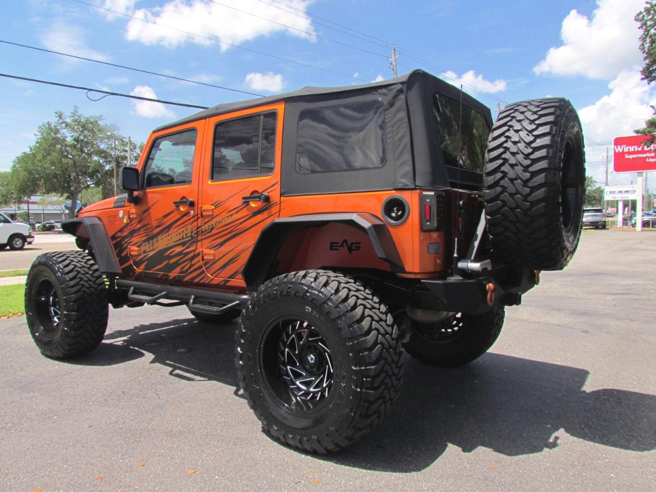 Jeep Wrangler Unlimited Sport 4D SUV 4WD 2011
