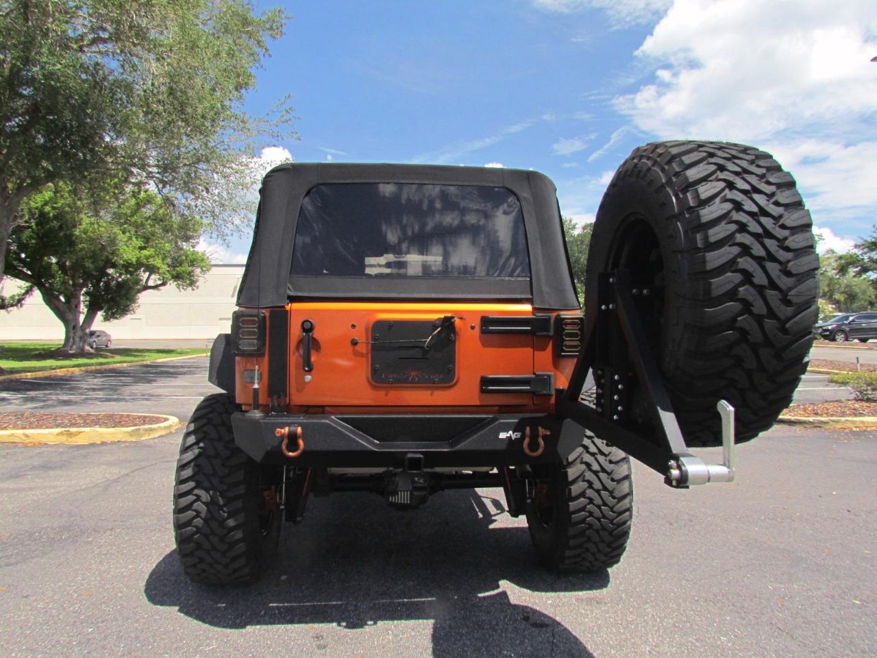 Jeep Wrangler Unlimited Sport 4D SUV 4WD 2011
